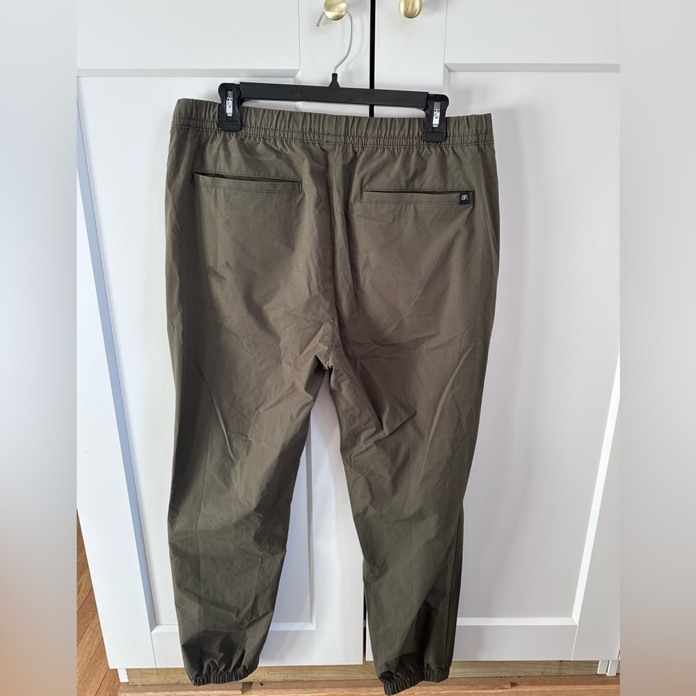 Men’s Banana Republic Joggers Size Medium